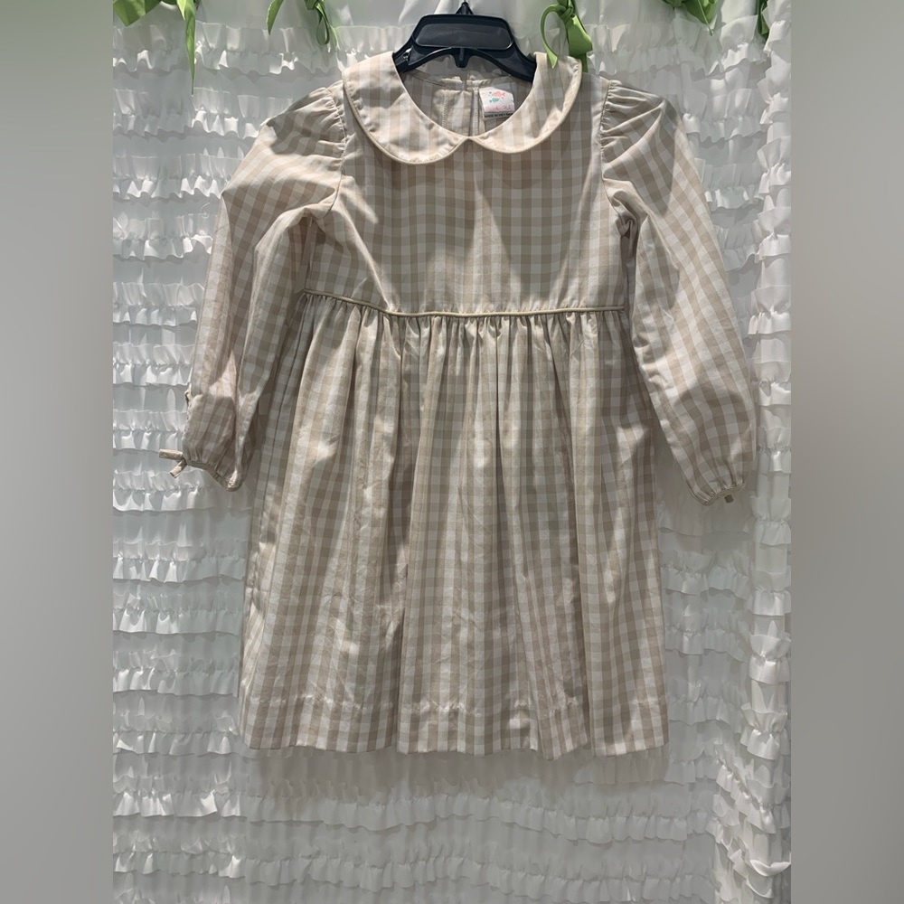 Girls long sleeve Peter Pan color white and tan gingham dress.